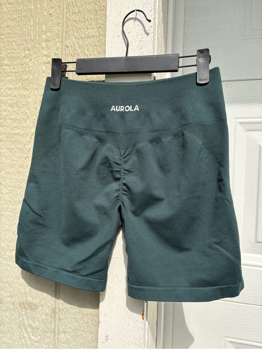 AUROLA Scrunch Shorts